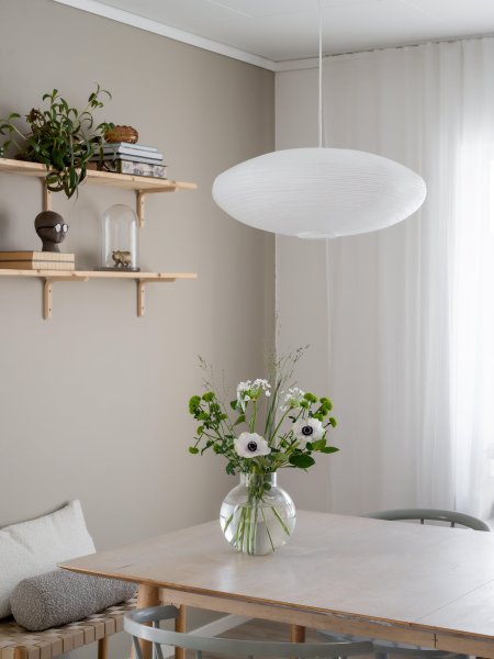 Yuni Skjerm Ekskl. Oppheng Ø58 Hvit Taklampe Fra PR Home - Yuni er ellipseformet med en diameter p&aring; 58 cm og en h&oslash;yde p&aring; 23 cm.