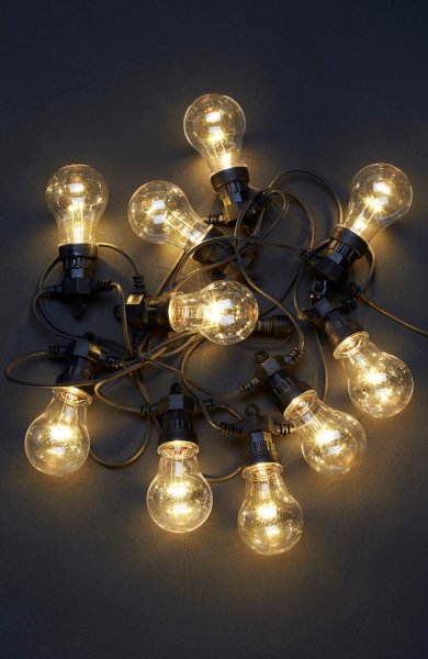 Garden Koblebar 10m Svart Fra Pixie Design - I tillegg til det er det en innebygd 5-trinns dimmer p&aring; transformatoren og en timer.