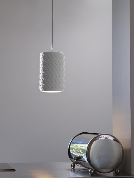 Zoom bilde av Plaster Tube Ø14 Hvit Taklampe Fra Osram - Plaster Tube er et minimalistisk anheng med design av h&oslash;y kvalitet.