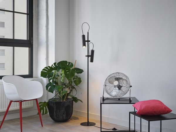 Drums Svart gulvlampe Fra Ledvance - Drums er en moderne gulvlampe med minimalistisk design.