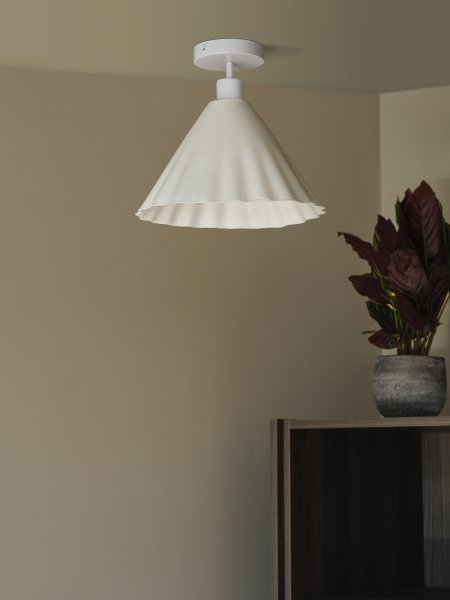 Pulp Ø30 Hvit plafond Fra Osram - Den dekorative papirskjermen gir en fin spredning av lys i rommet.