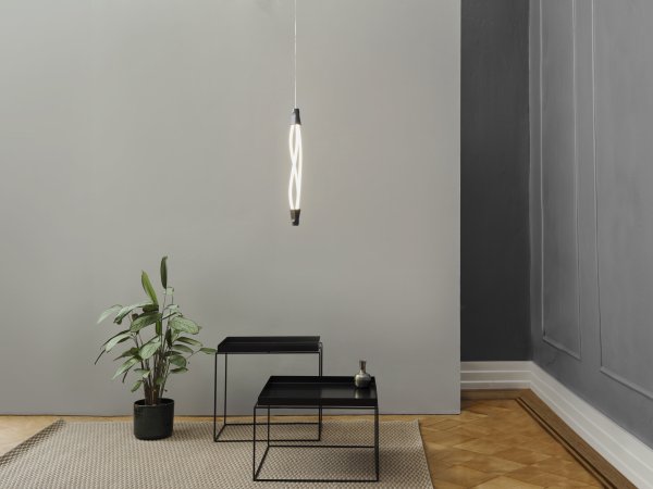 Swirl Ø15 Svart Taklampe Fra Ledvance - Lampan &auml;r 3-stegs dimbar med din vanliga v&auml;ggstr&ouml;mbrytare s&aring; du kan justera ljusstyrkan efter behov.