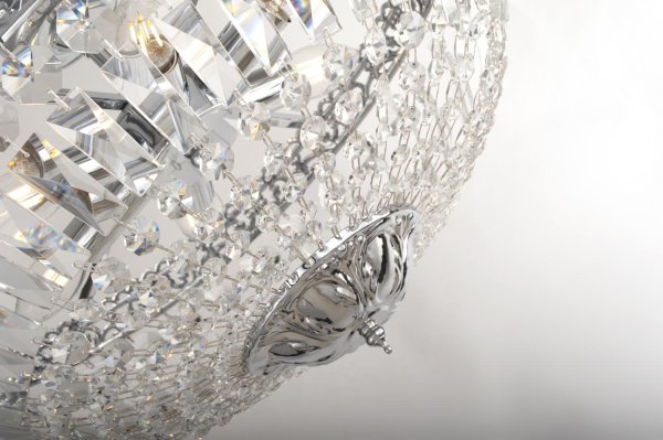 Classic Ø45 Krom krystall Fra Norrsken Design - Opplev fortidens eleganse med denne eksklusive taklampen i krom, utsmykket med håndkuttet klasse 1 K9-krystall.