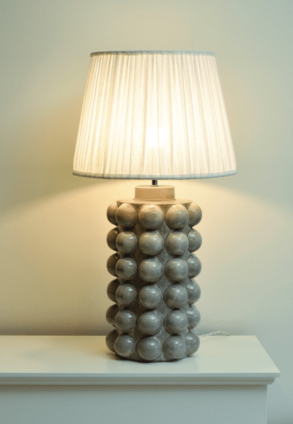 Bubbles 38cm Grå lampefot Fra Hallbergs - Bubbles er en moderne keramisk lampesokkel.
