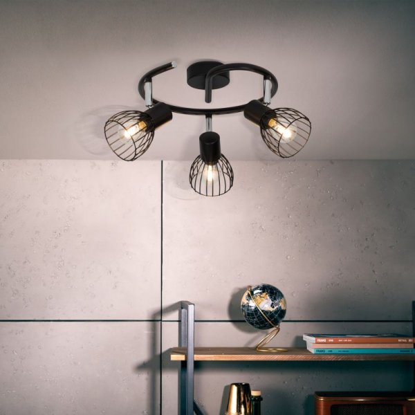 Blacky 3 Svart spotlight Fra Brilliant - Blacky spotlight er et stilig valg for de som &oslash;nsker &aring; skape en personlig belysningsl&oslash;sning.