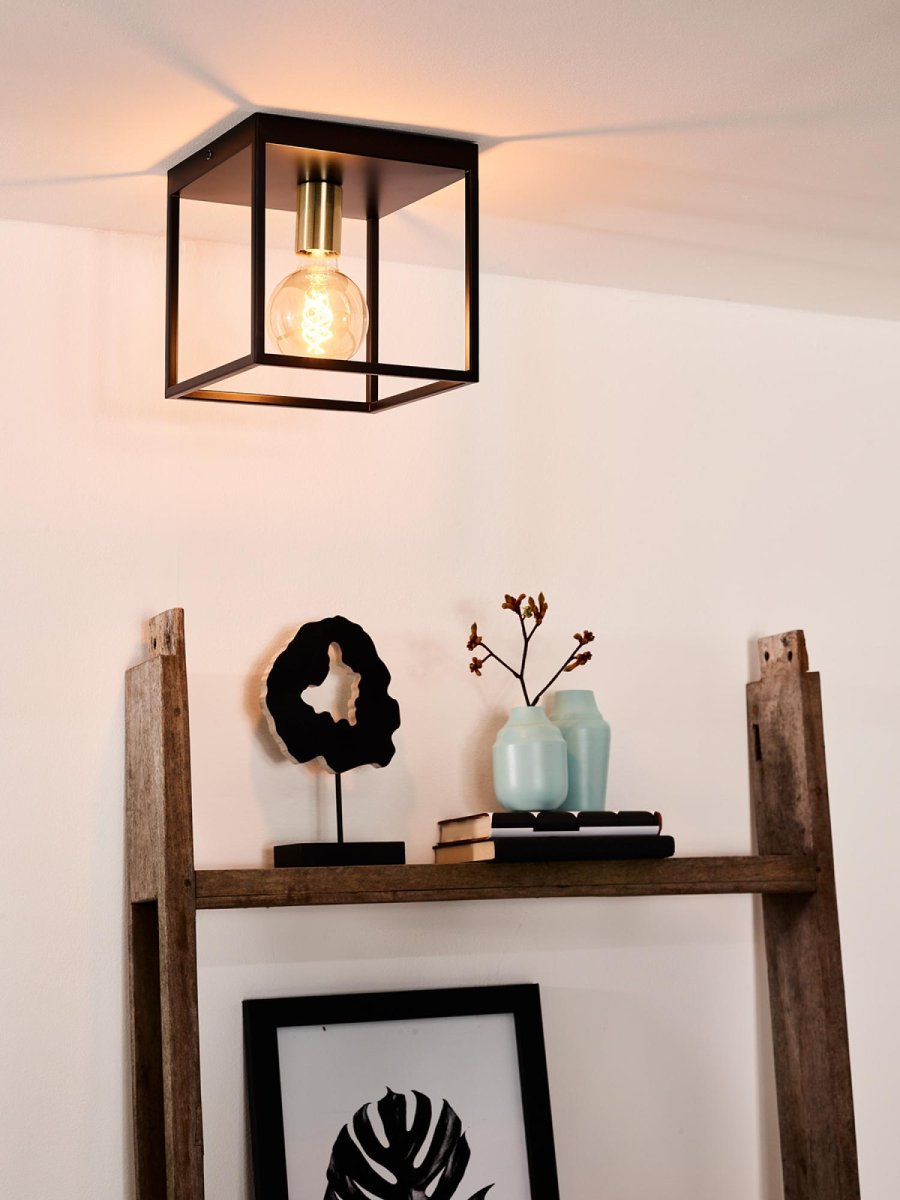 Ruben 22cm Svart plafond Fra Lucide - Den m&auml;ssing fargede armaturen gir en subtil retrofølelse til den koselige atmosfæren som Ruben utstråler.