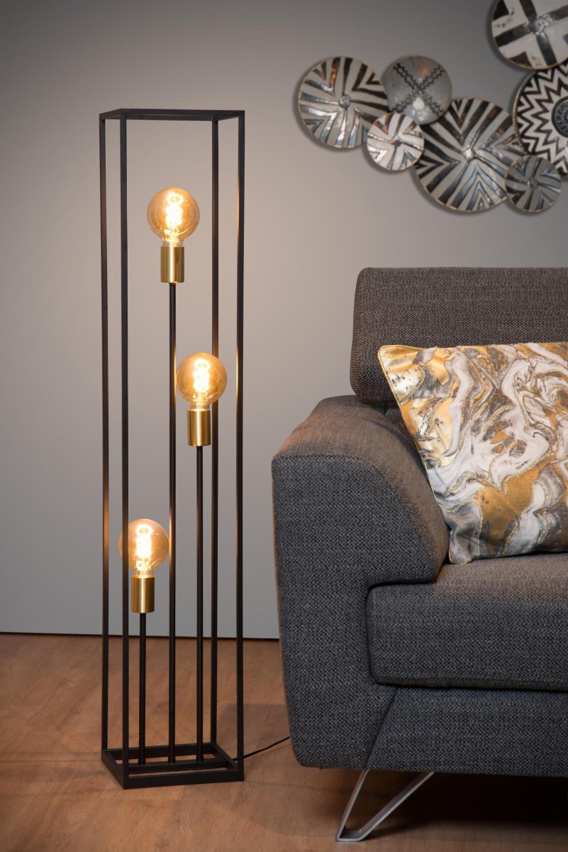 Ruben Svart gulvlampe Fra Lucide - En gulvlampe kan virkelig gjøre inntrykk, og det er akkurat det Ruben gjør med sitt enkle, moderne design.