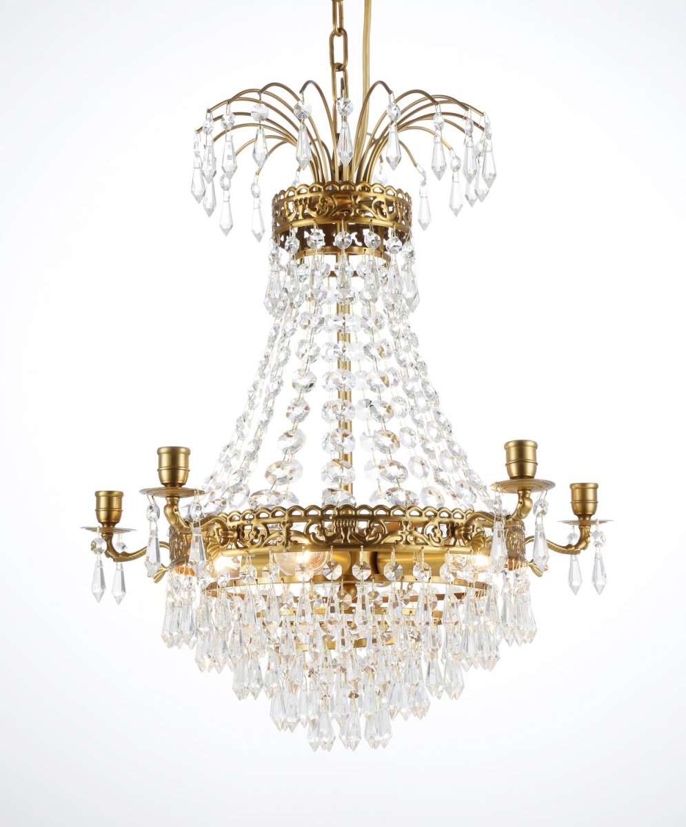 Empire Classic Ø50 krystall Fra Norrsken Design - Med sin vakre kombinasjon av glitrende krystaller og elegante messingdetaljer, blir den et tidl&oslash;st og sofistikert fokuspunkt i ethvert rom der den er plassert.