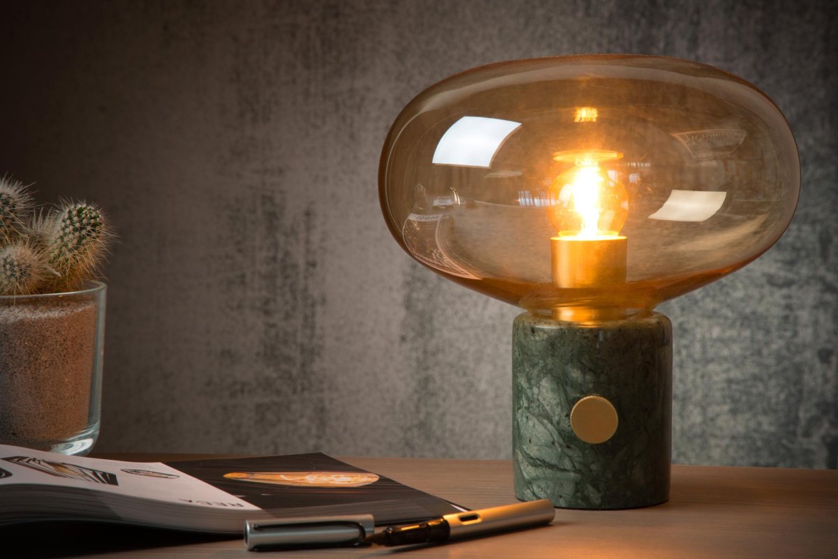 Charlize 24cm Grønn bordlampe Fra Lucide - Kombinasjonen av en marmorbunn av høy kvalitet og en kopp i ravfarget eller røkt glass gjør Charlize til en unik retrodetalj i ethvert interiør.