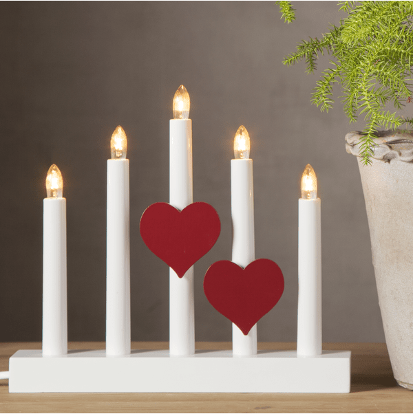 Lysmansjett 2-Pack RØD Fra Star Trading - Endre utseendet og dekorer adventslysestaken eller LED-lysene med disse juleinspirerte dekorasjonene laget av tre.