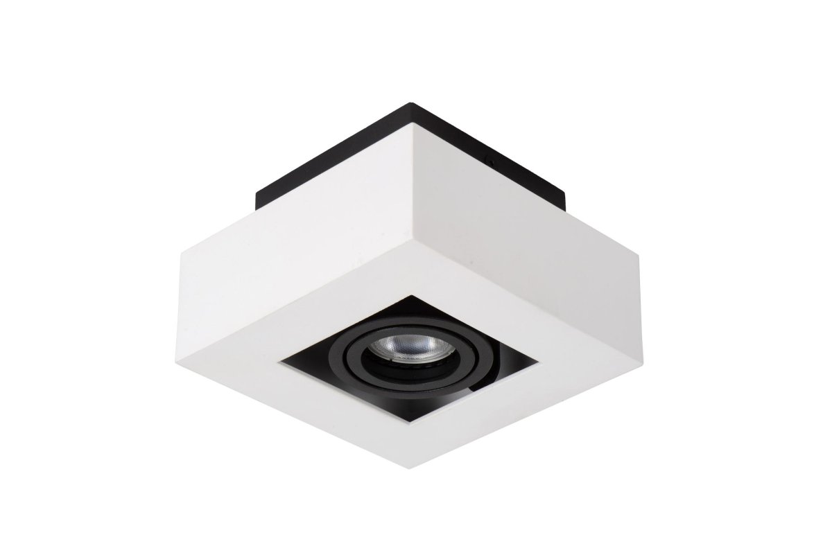 Xirax Hvit spotlight Fra Lucide - Med en kraftig lysstrøm på 320 lumen og en dimme-til-varm-funksjon hvis den er koblet til en ekstern dimmer, lyser denne taklampen opp stuen din fra tak til gulv.