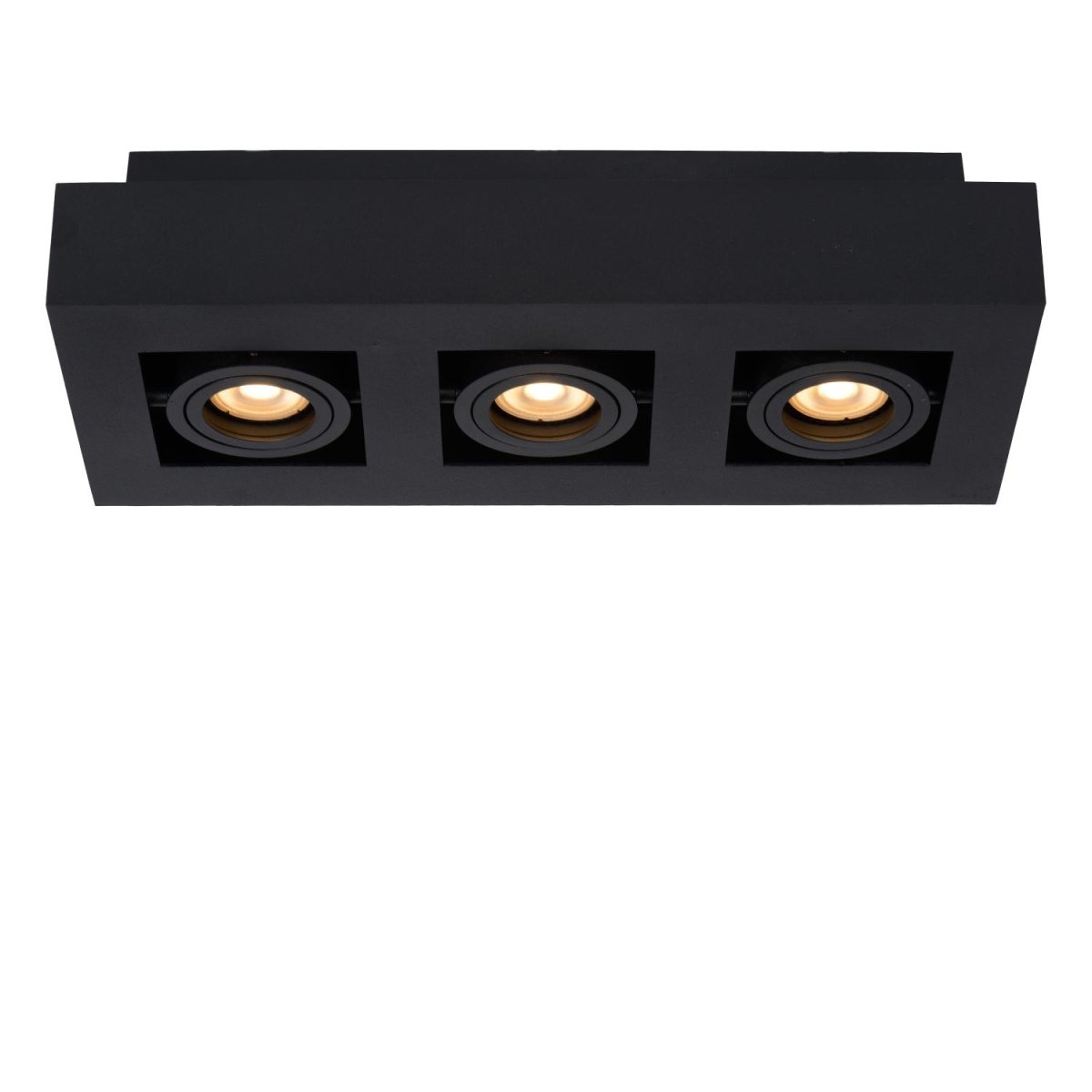 Xirax 3 Svart spotlight Fra Lucide - Juster fargetemperaturen fra varm gul til varm hvit ved &aring; koble lampen til en ekstern dimmer.