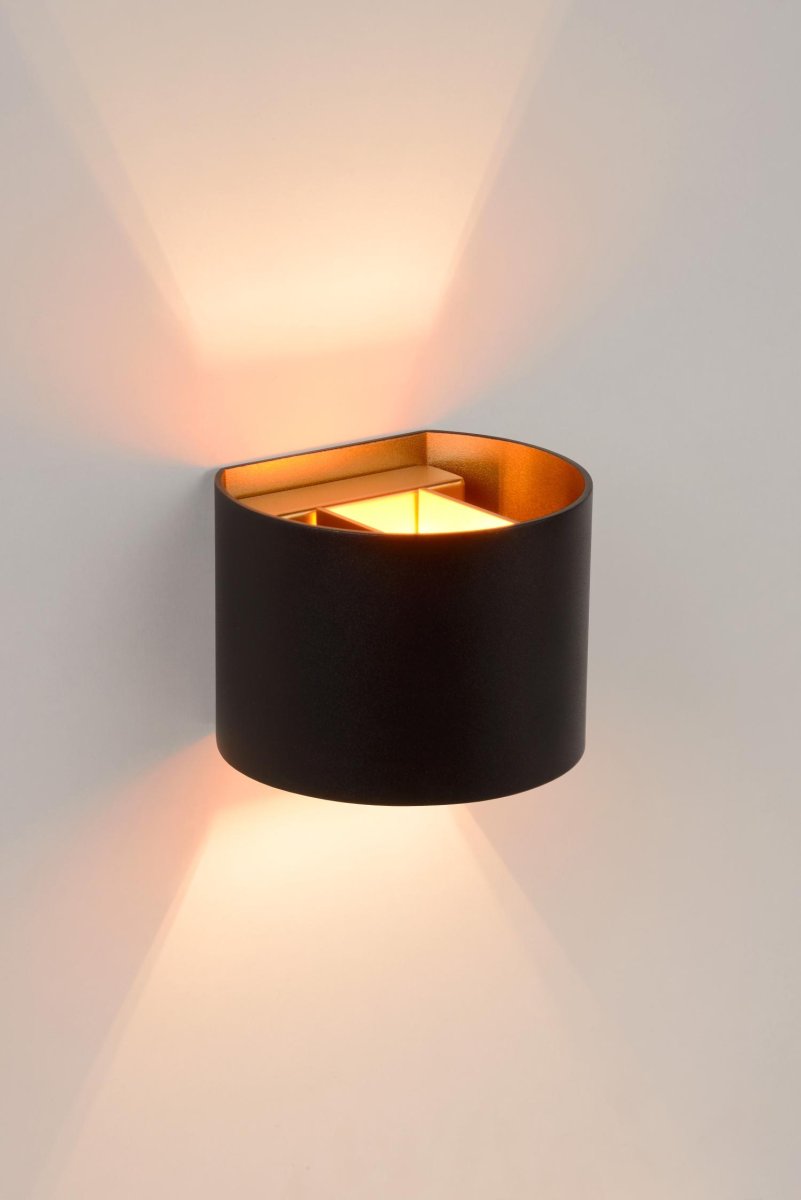 Xio 13cm Svart vegglampe Fra Lucide - En stilig boks full av lys til veggen din.
