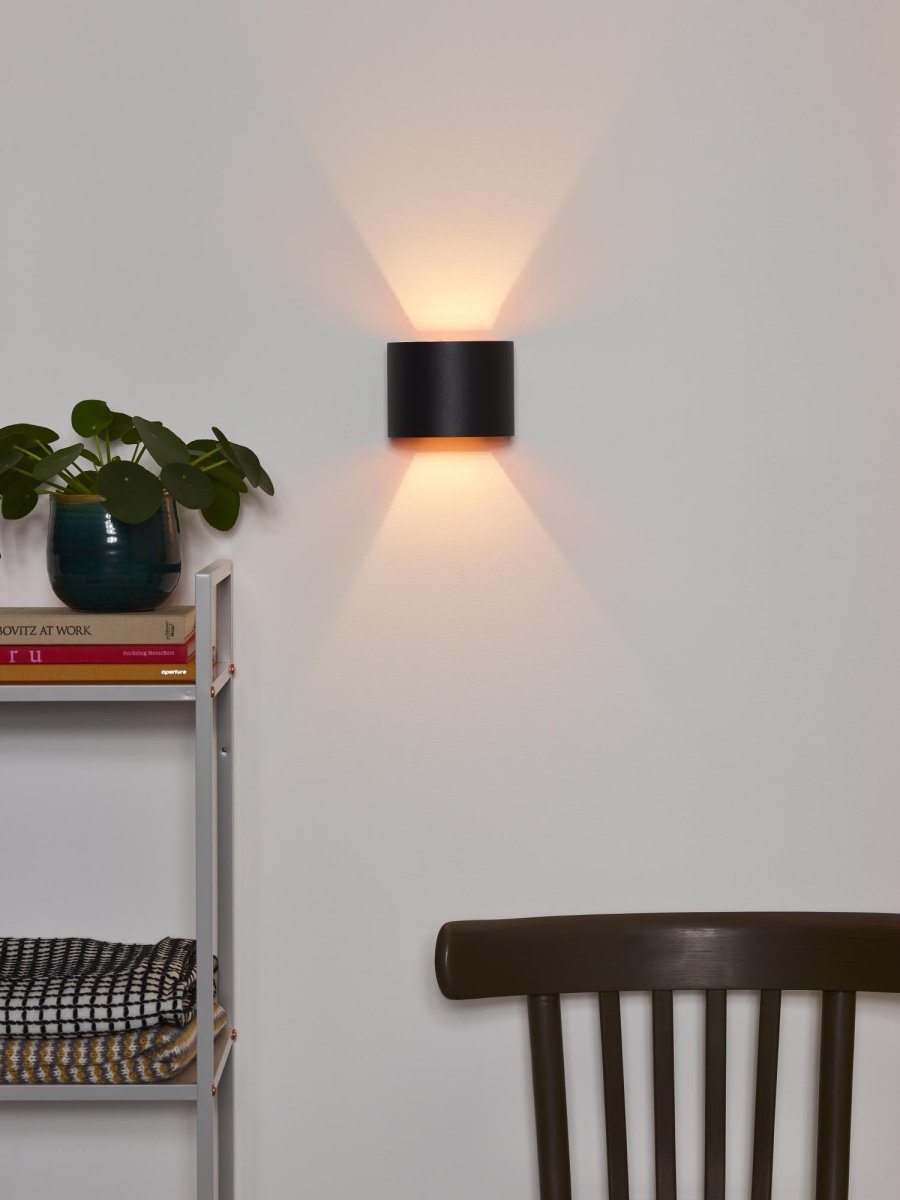 Xio 13cm Svart vegglampe Fra Lucide - En stilig boks full av lys til veggen din.