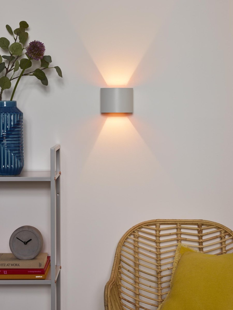 Xio 13cm Hvit vegglampe Fra Lucide - En stilig boks full av lys til veggen din.