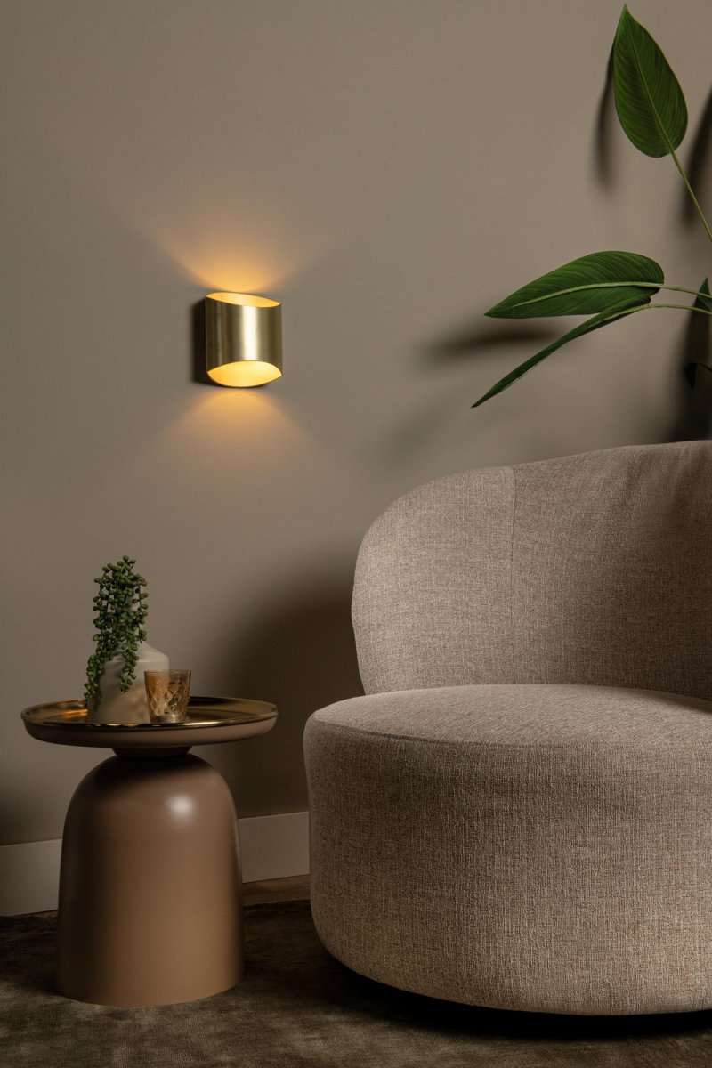 Diletta 18cm Matt gull/messing vegglampe Fra Lucide - Med kompakte m&aring;l p&aring; 16 x 8 x 18 centimeter og en ultralett design, bidrar den til en tidl&oslash;s karakter i ethvert rom.