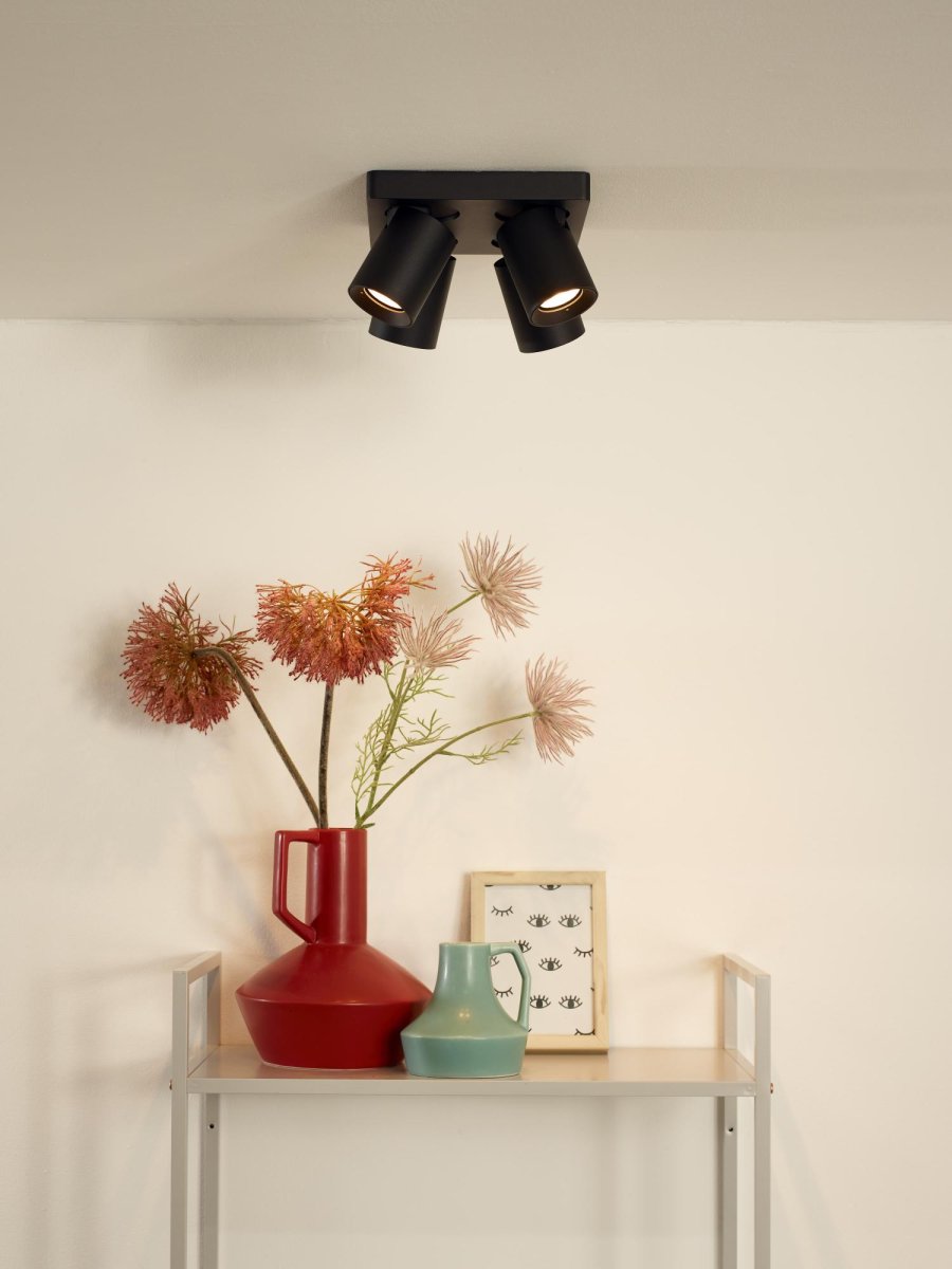 Nigel 4 Svart spotlight Fra Lucide - Monter Nigel i taket ditt, koble til en kompatibel dimmer for justering av fargetemperatur og rett lyset akkurat slik du &oslash;nsker for &aring; skape den perfekte atmosf&aelig;ren.