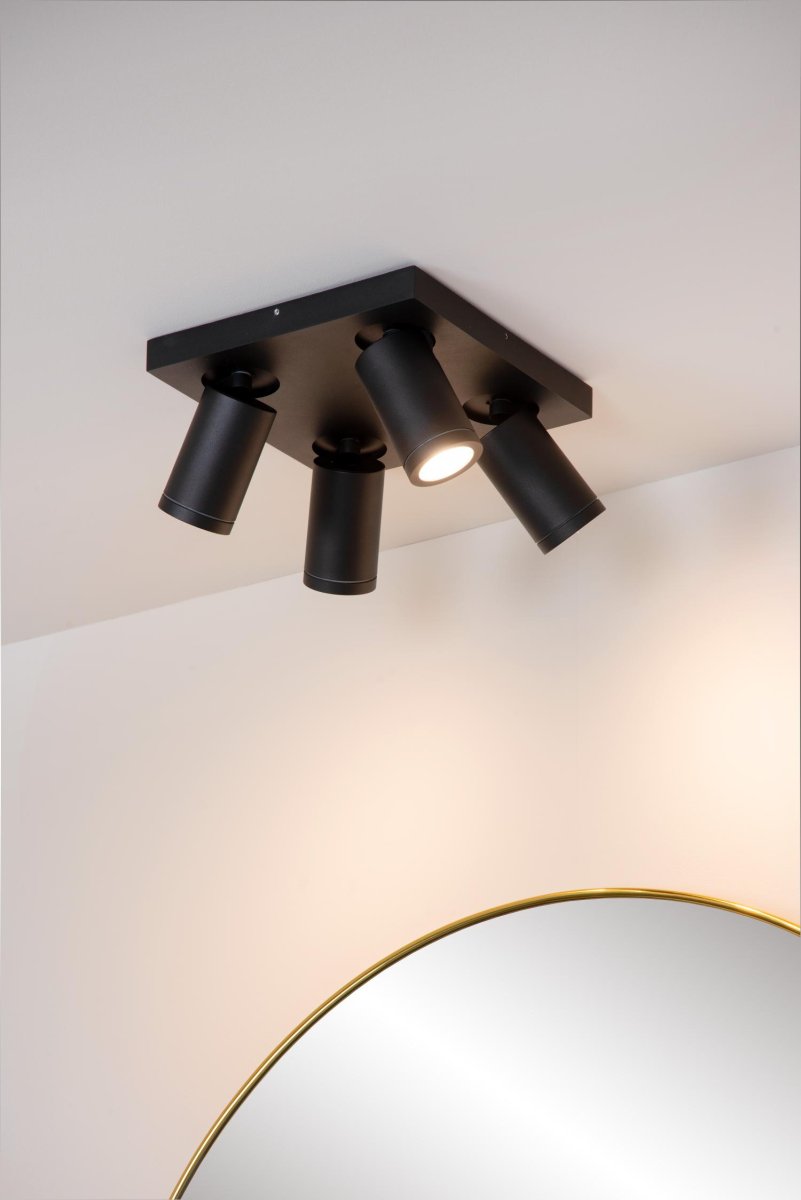 Taylor 24cm Svart baderomslampe Fra Lucide - Unike produktegenskaper:Med dim-til-varme lysp&aelig;rerDimbar til en varmere fargetemperatur (2200K-3000K)Denne lampen kan kobles til en roterende til og med E.