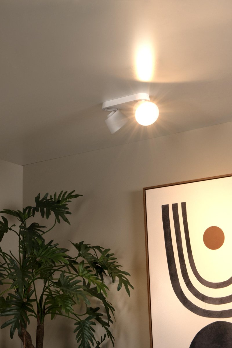 Trigono 2 Hvit spotlight Fra Lucide - Unike produktegenskaper:Passer for bruk med LED-lyskilderDenne lampen kan roteres og vippesLett &aring; koble til en dimmer (ekskl.