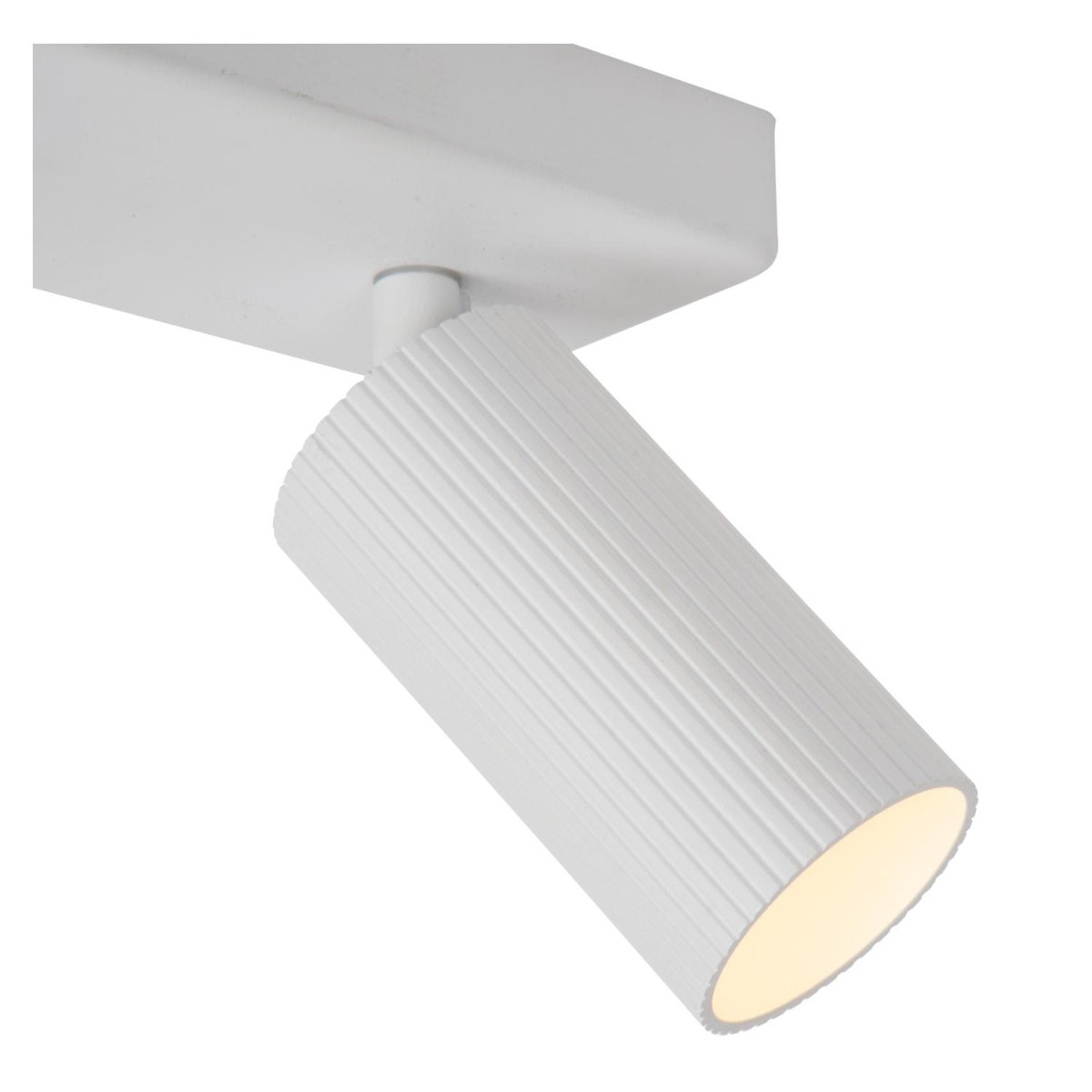 Clubs 2 Hvit spotlight Fra Lucide - Koble lampen til en dimmer for en koselig kveld ved spisebordet eller i stuen.
