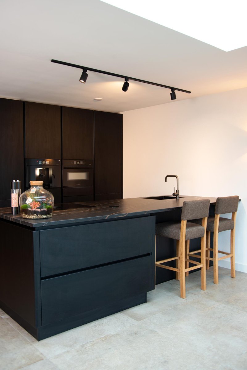 Spotlight Nigel GU10 Svart Fra Lucide - Med et enkelt og tidl&oslash;st design i sylindrisk form passer spotlighten perfekt inn i mange forskjellige interi&oslash;rer.