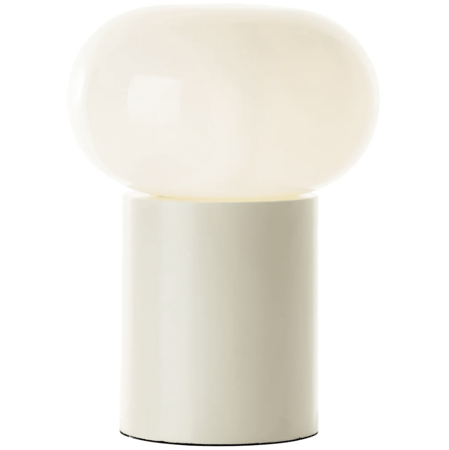 Daeny 27cm Beige bordlampe Fra Brilliant - Daeny er en moderne bordlampe med en stilig og blank metallfot i en beige skjerm.