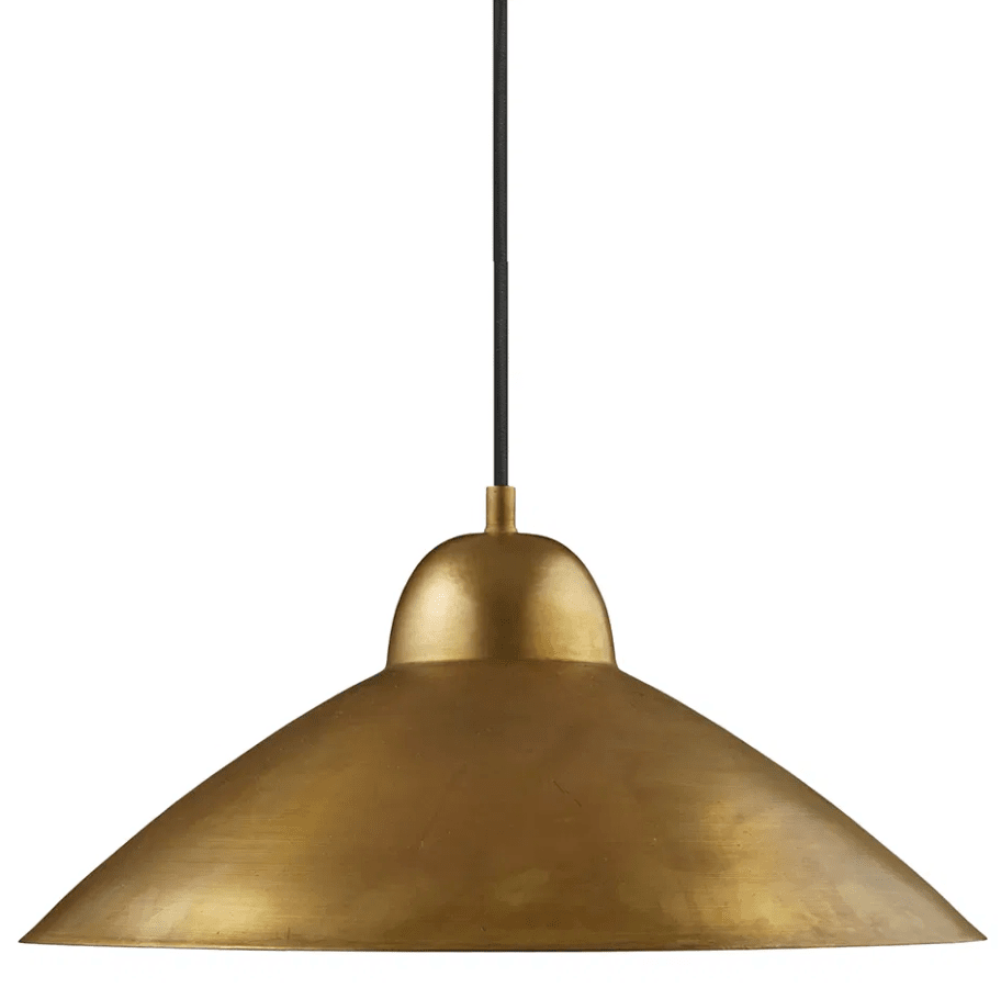 Studio Ø40 Rå messing Taklampe Fra H. Skjalm P - Den h&aring;ndlagde overflaten og den varme tonen i messingen gir et tidl&oslash;st uttrykk som smelter inn i mange ulike interi&oslash;rstiler.