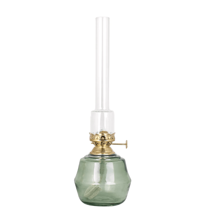 Kerosene Lamp Majken Mid Grønn Fra Strömshaga - Brennere i klart glass og brennere i messing.