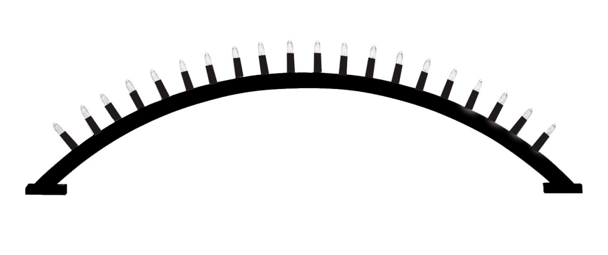 Farfars Båge Svart Fra Pixie Design - De mange lysene sprer en vakker gl&oslash;d, perfekt for &aring; skape en koselig og innbydende atmosf&aelig;re i vinduet eller p&aring; verandaen.