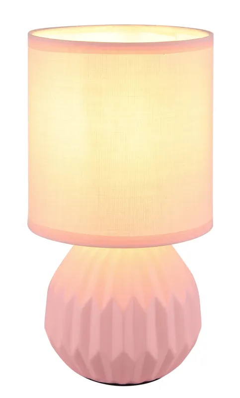 Sylas 23cm Rosa bordlampe Fra Globo Lighting - Den rundade keramiska basen i elegant rosa och den matchande cylindriska textilsk&auml;rmen skapar en harmonisk och modern estetik.