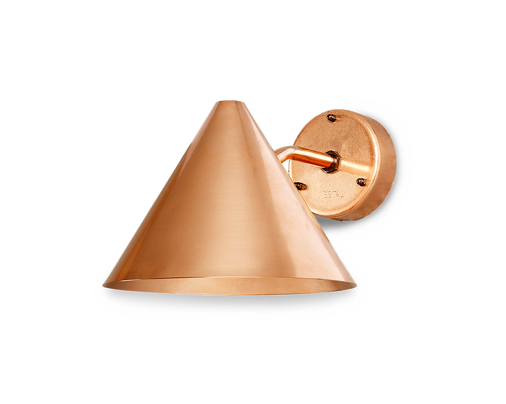 Tratt Rå kobber utendørslampe Fra Westal - Tratt vegglampe er en nedovervendt veggarmatur med et allround lysm&oslash;nster, laget av r&oslash;dt kobber for ekstra holdbarhet og lang levetid.