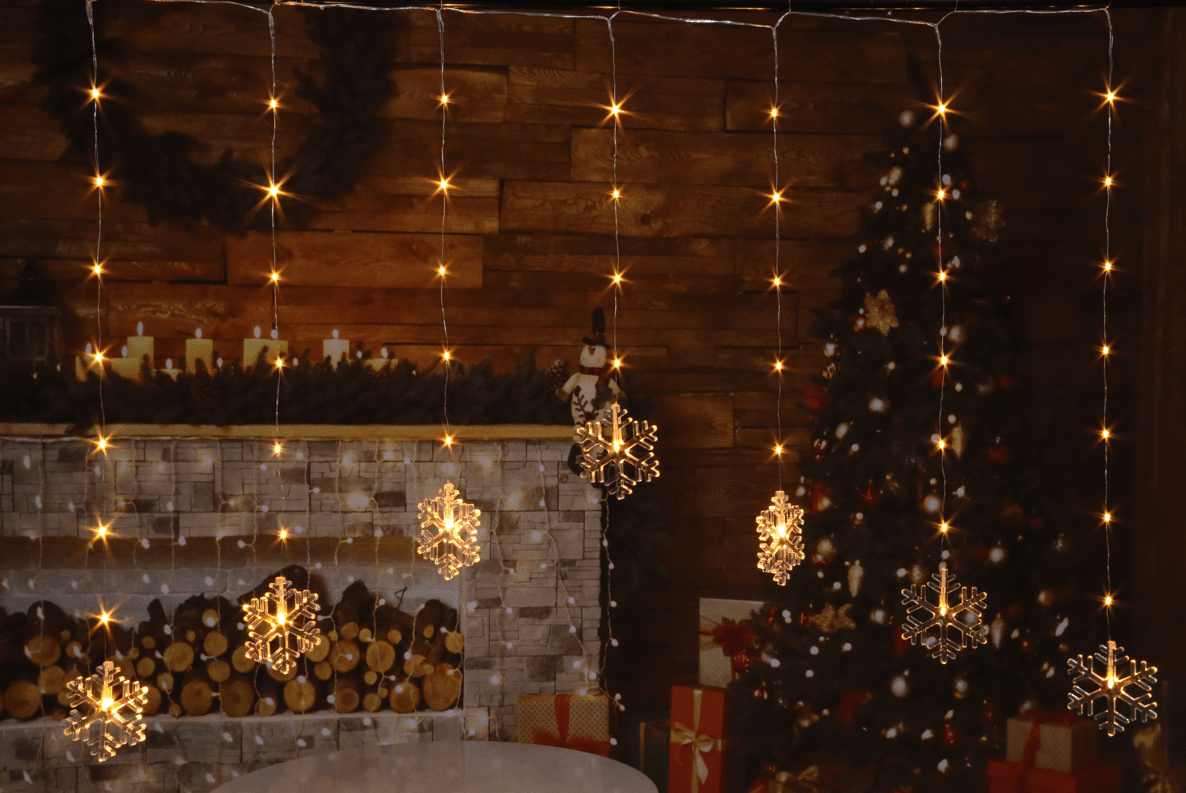 Lysgardin Med Snøfall 1,2m Fra Pixie Design - Skap en magisk julestemning med lysgardinen Snowfall.