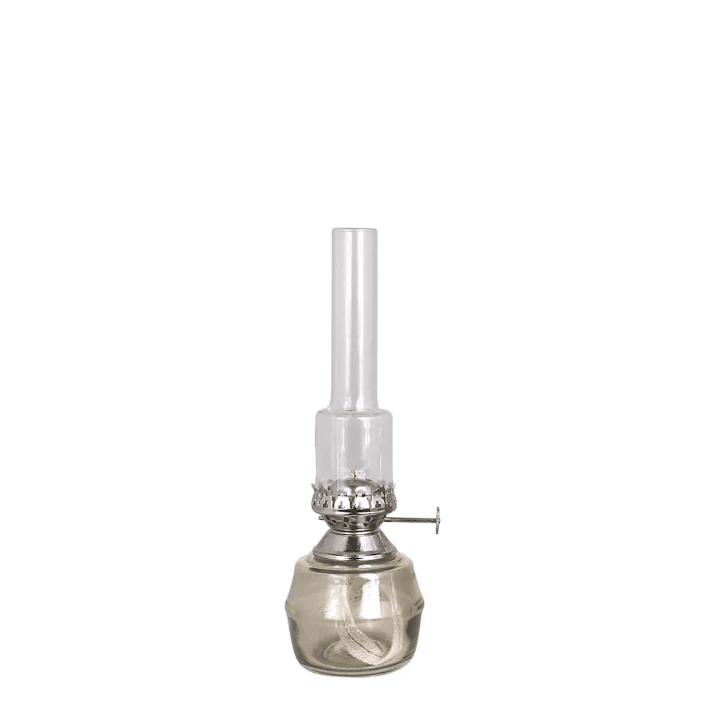 Kerosene Lamp Majken Small Grå Fra Strömshaga - Mindre parafinlampe i farget gr&aring;tt glass som skaper en vakker fargetone men samtidig gir en transparent overflate.