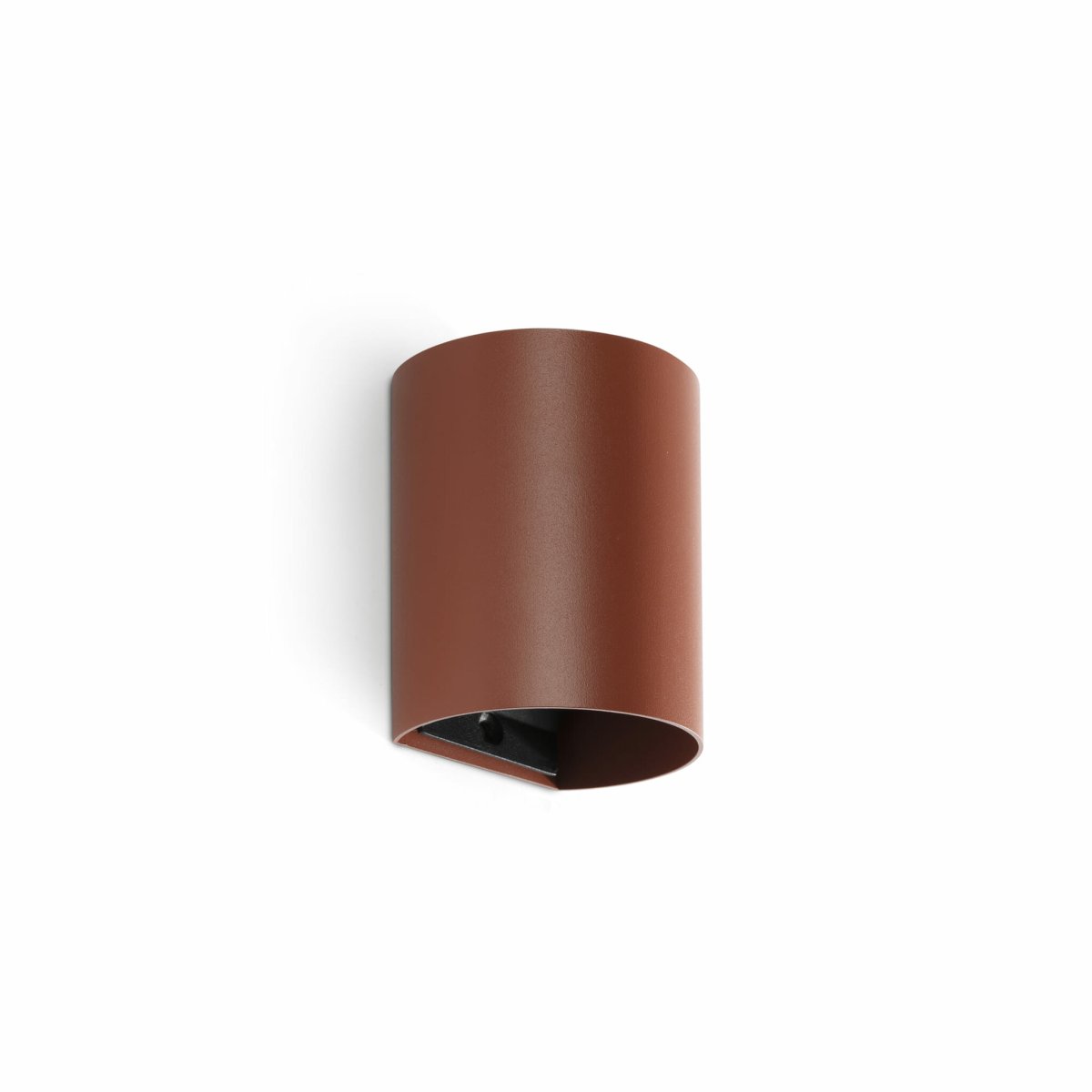 Sole 10cm Terrakotta vegglampe Fra Faro Barcelona - Finnes i to st&oslash;rrelser og kan gi lys i &eacute;n eller to retninger, noe som gj&oslash;r den ideell for ganger, trapper og mindre rom.