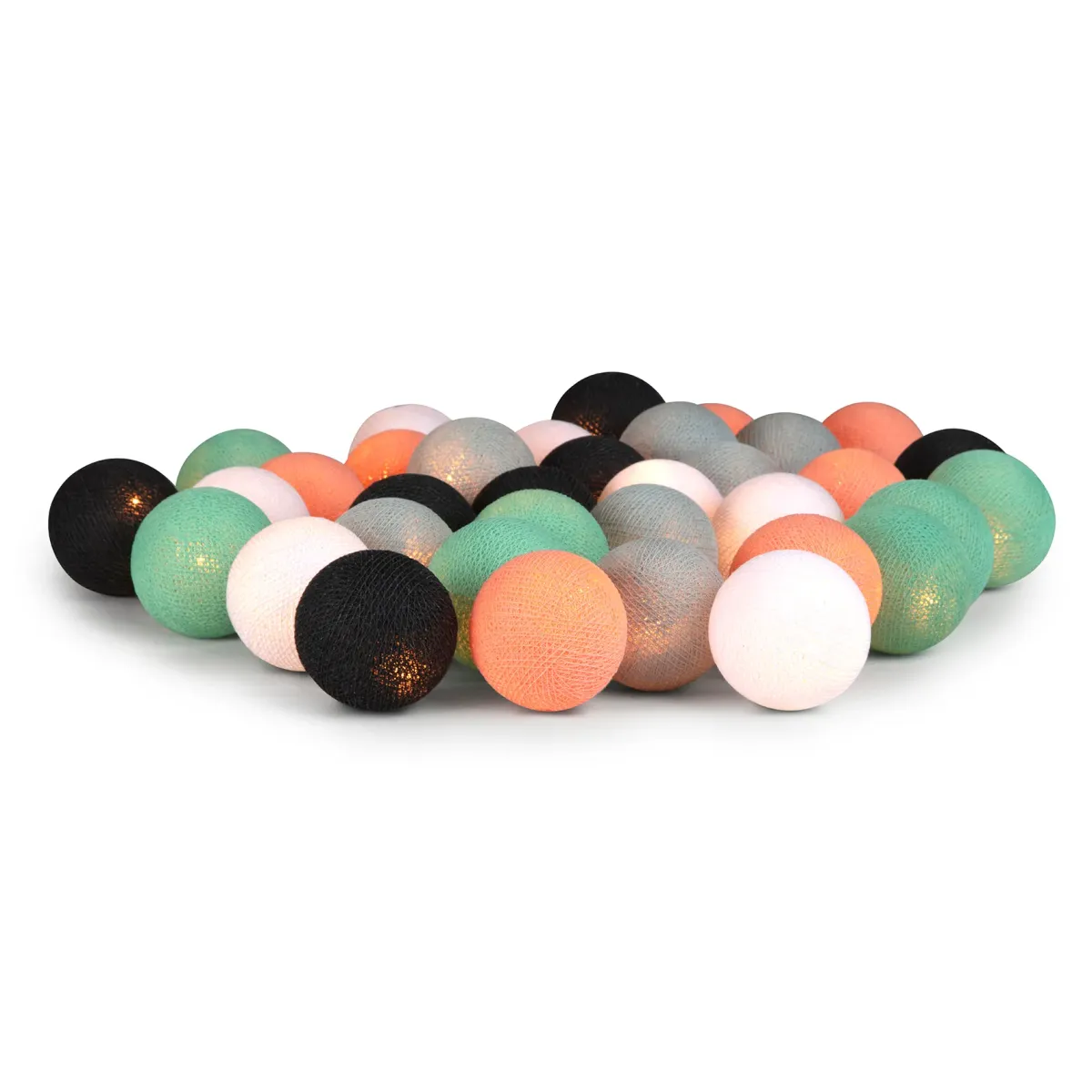 Irislights Endless Summer 35-lights Flerfarget Fra Irislights - Lyslenken passer perfekt i de fleste hjem og milj&oslash;er, og kan plasseres p&aring; forskjellige m&aring;ter for &aring; skape variasjon.