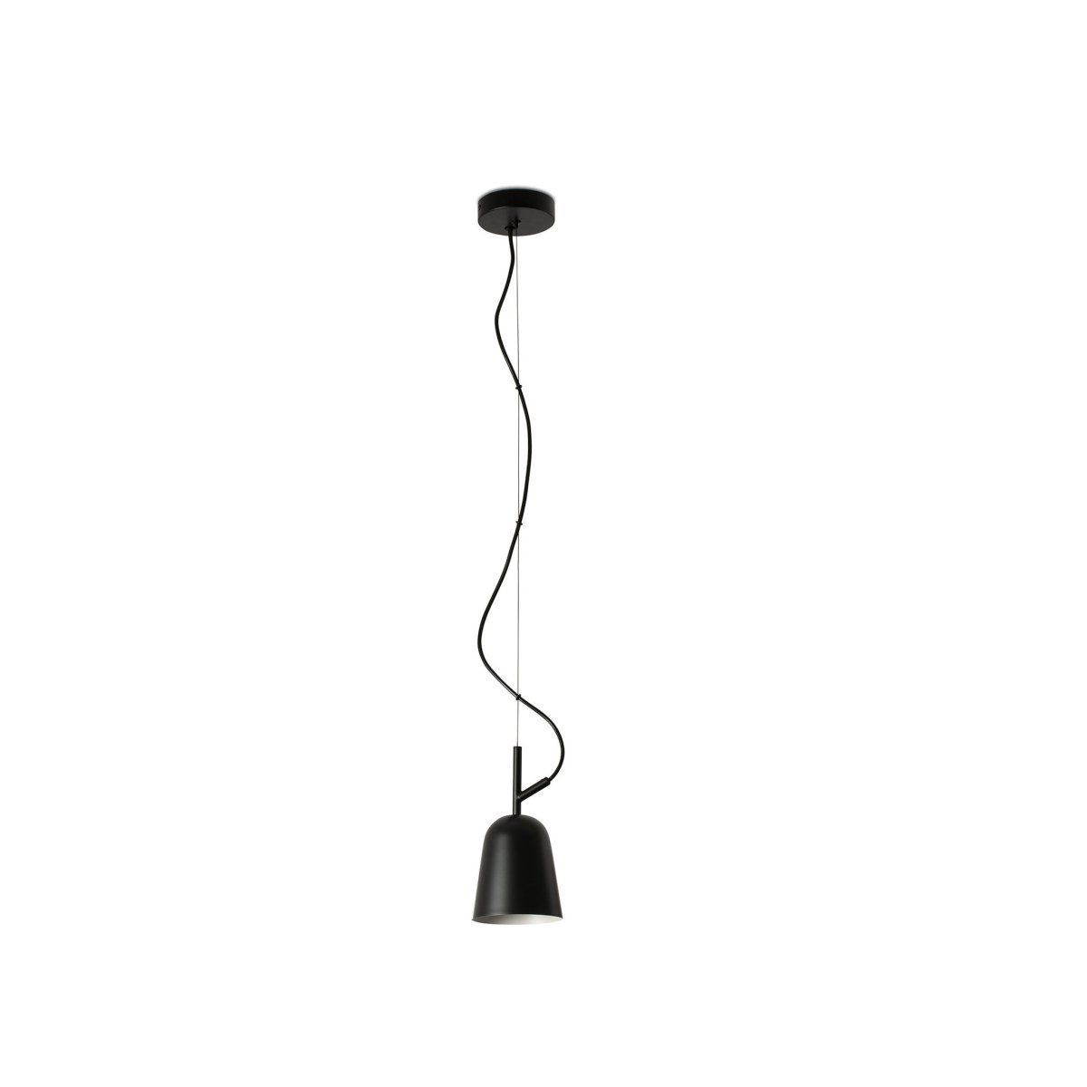Studio Ø10 Svart Taklampe Fra Faro Barcelona - Studio er en stilig pendellampe designet av Nahtrang, inspirert av det tidl&oslash;se designspr&aring;ket fra 1950-tallet i en moderne tolkning.