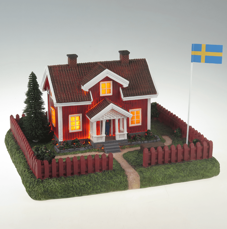 Sommarby RØD Fra Pixie Design - Den lyser opp innemiljøet med en koselig og atmosfærisk belysning, perfekt for å skape en følelse av svensk sommer hele året.