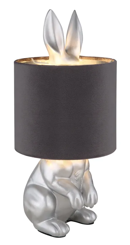 Rabbit 40cm Sølv bordlampe Fra Globo Lighting - Med en silverf&auml;rgad kaninfigur som bas och en elegant gr&aring; sammetsk&auml;rm kombinerar den lekfull design med sofistikerad stil.