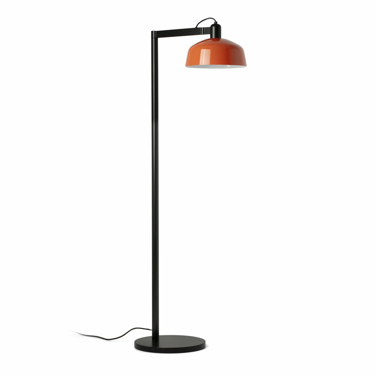 Tatawin Rød-oransje gulvlampe Fra Faro Barcelona - En lampe med en sterk identitet som kombinerer kulturelle former med moderne design &ndash; perfekt som et stilig aksent i b&aring;de private og offentlige milj&oslash;er.