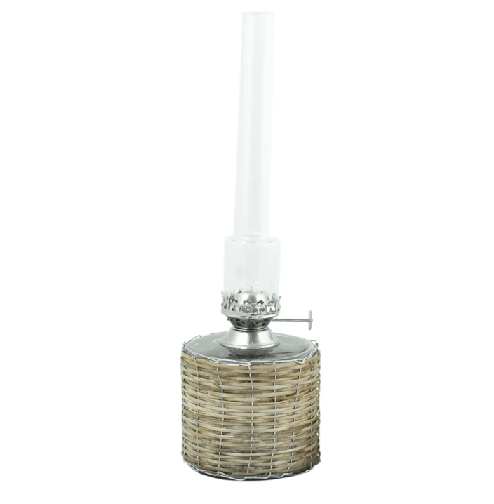 Basket-style kerosene lamp big Brun Fra Strömshaga - Rett parafinlampe i glass og flettet kurv og brenner i nikkel.