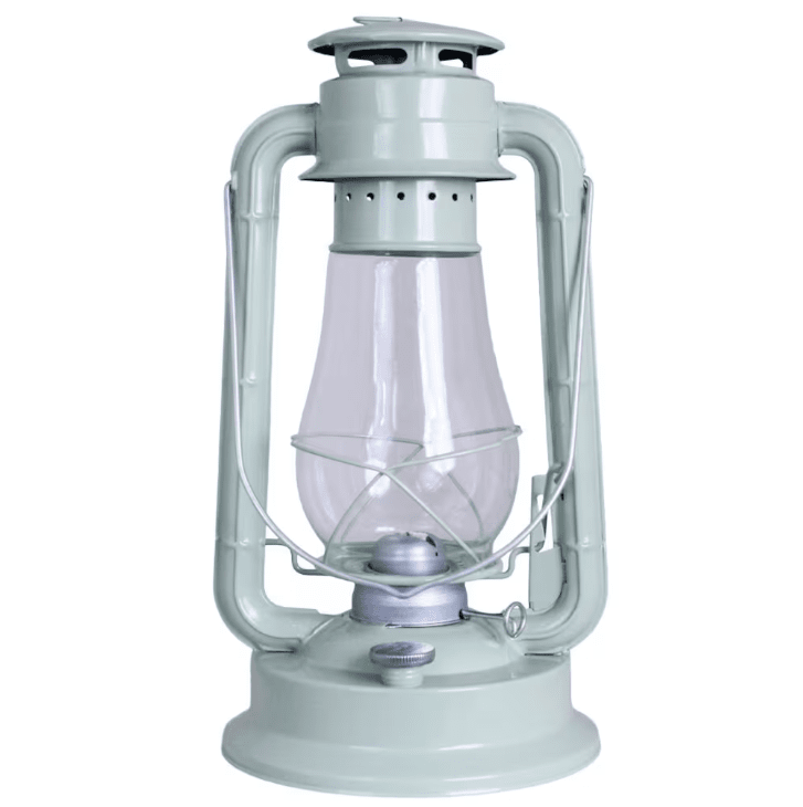 Storm Lantern big Grønn Fra Strömshaga - En lykt i klassisk design som blir en fin interi&oslash;rdetalj og gir en vakker gl&oslash;d b&aring;de ute og inne.