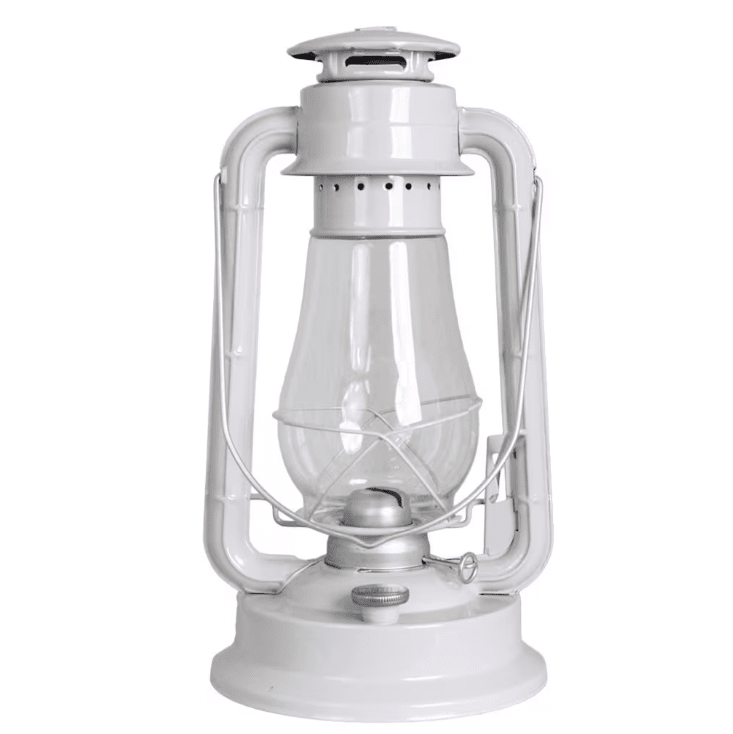 Storm Lantern big Beige Fra Strömshaga - En lanterne i klassisk design som passer perfekt i hytta, ute p&aring;&aring; trappen eller til strandhengek&oslash;yen for maksimal hygge.