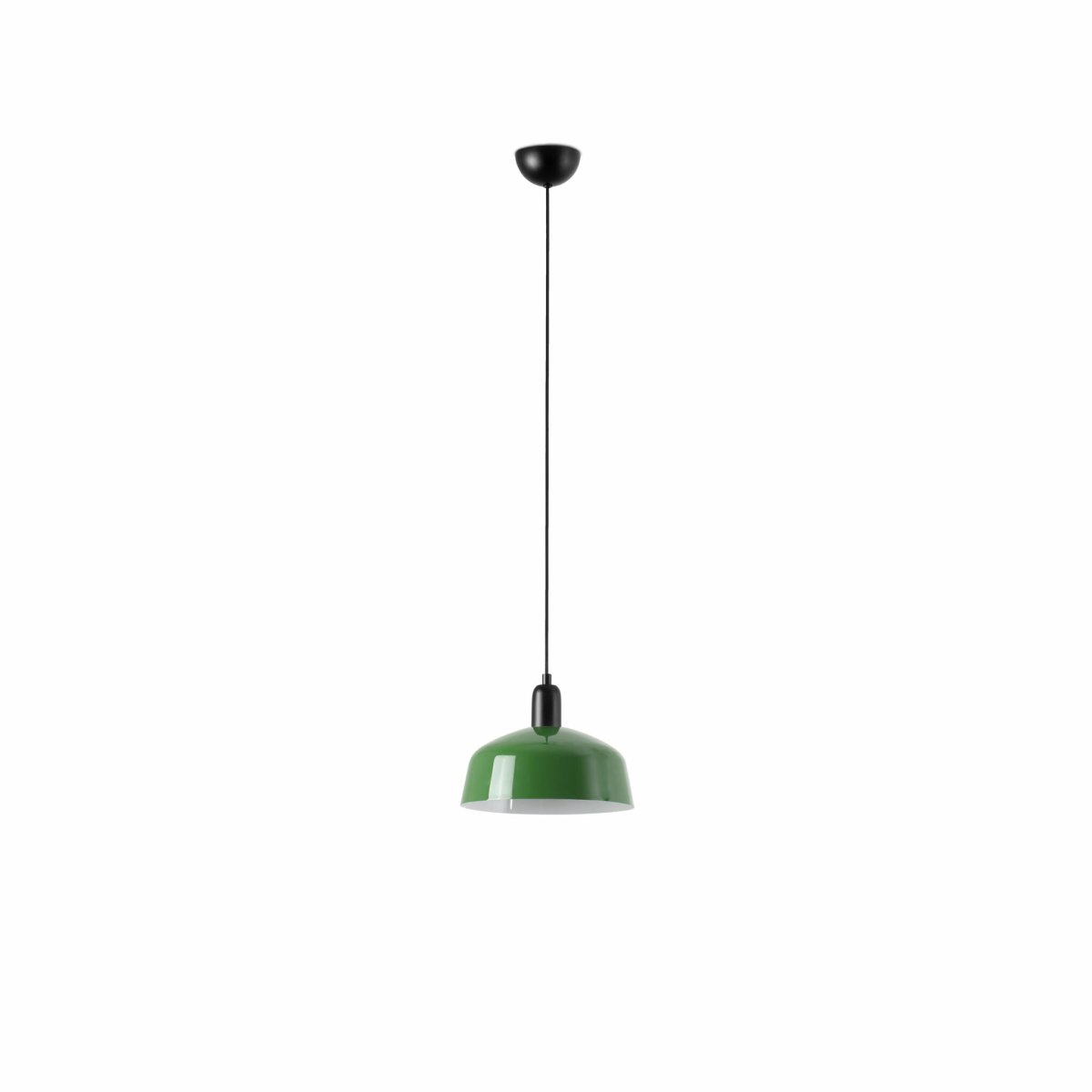 Tatawin Ø25 Grønn Taklampe Fra Faro Barcelona - Tatawin er en taklampe med svart struktur og en gr&oslash;nn metallskjerm som sprer et rettet, atmosf&aelig;risk lys.