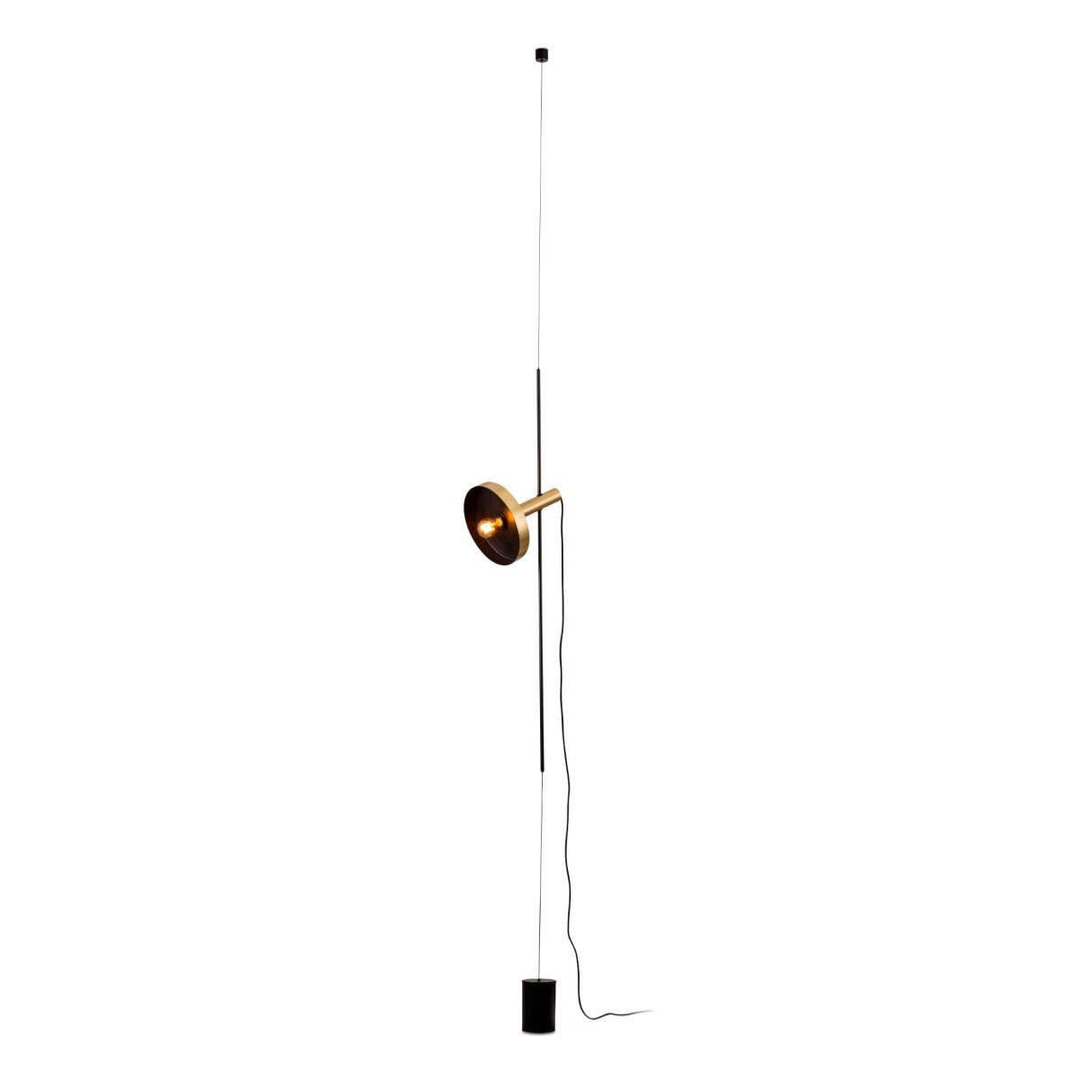 Whizz 120cm Gull Taklampe Fra Faro Barcelona - Whizz er ideell &aring; kombinere med en dekorativ gl&oslash;delampe for &aring; fremheve uttrykket og skape stemningsfull belysning med fokus p&aring; design.