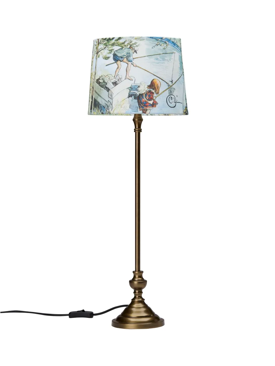 Andrea 70cm Beige bordlampe Fra PR Home - Andrea bordlampe sammen med Kr&auml;ftfangst lampeskjerm skaper et elegant utseende og blir blikkfanget i rommet.