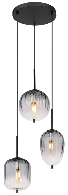 Attila Ø46 Røykfarget Taklampe Fra Globo Lighting - Tillverkad av mattsvart metall och r&ouml;kf&auml;rgat glas som &auml;r mjukt tonade, detta ger lampan ett unikt ljusspel som skapar en behaglig och sofistikerad st&auml;mning i rummet.