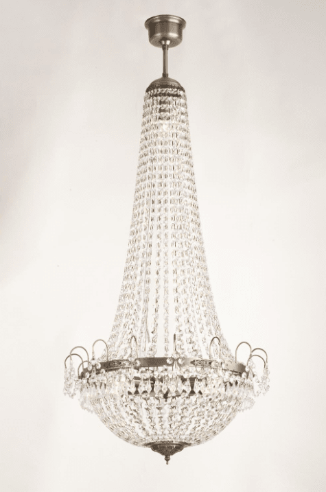 Lang Ø50 Antikk messing krystall Fra Norrsken Design - Taklampen Lang i antikk messing er et staselig mesterverk som utstråler eleganse og luksus.