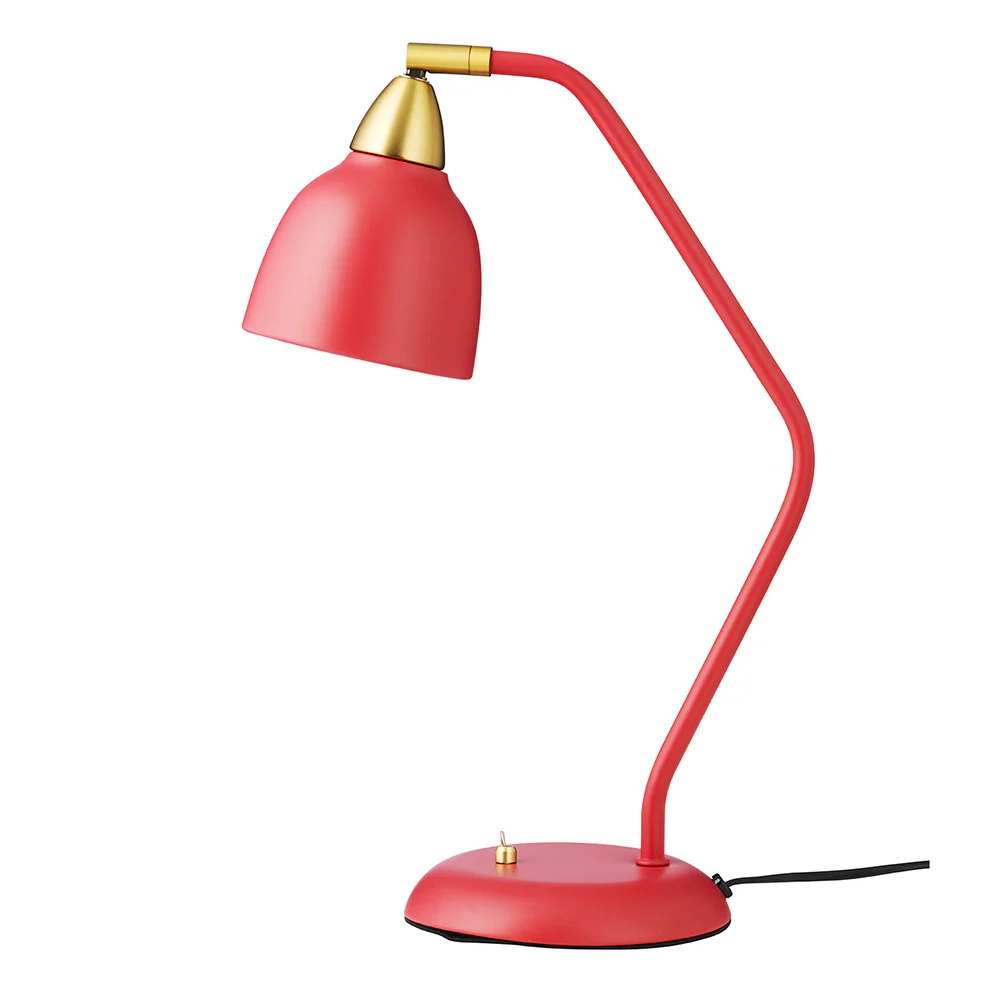 Urban 45cm RØD skrivebordslampe Fra Superliving - Med Urban f&aring;r du en lampe som ikke bare lyser opp rommet ditt, men ogs&aring;; innredningen din!