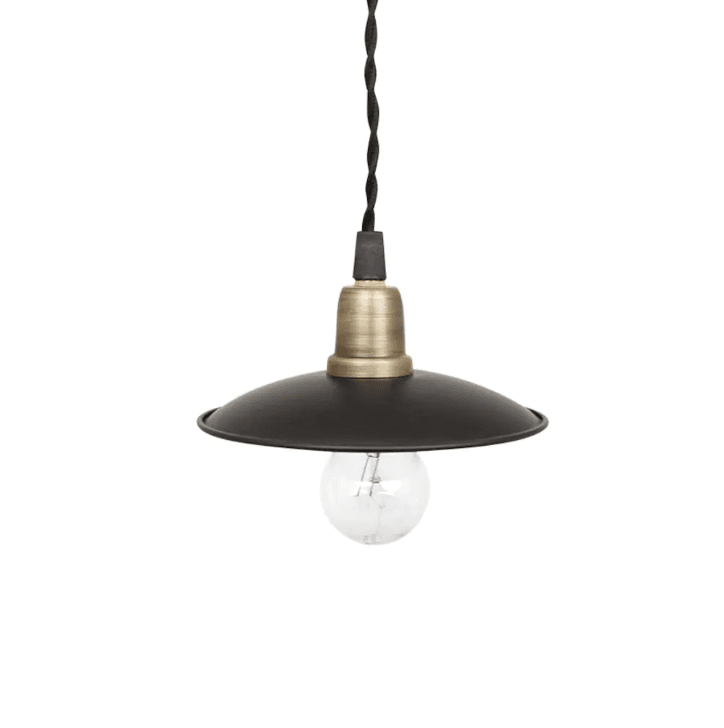 Svante Ø14 Svart vinduslampe Fra Strömshaga - Lampen har ingen forbindelse, verken til vegg eller tak, men du velger selv hva du vil koble til.