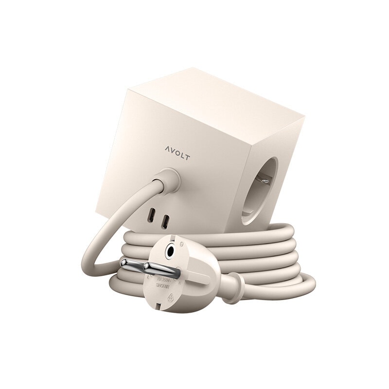 Square 1 with 30W Dual USBC & Magnetic base, 3m Sand Fra Avolt - Styreskinne fra Avolt med et stilig design med lang PVC-ledning, en kube laget av resirkulert plast og en magnetisk plate i bunnen slik at den kan henges p&aring; veggen.